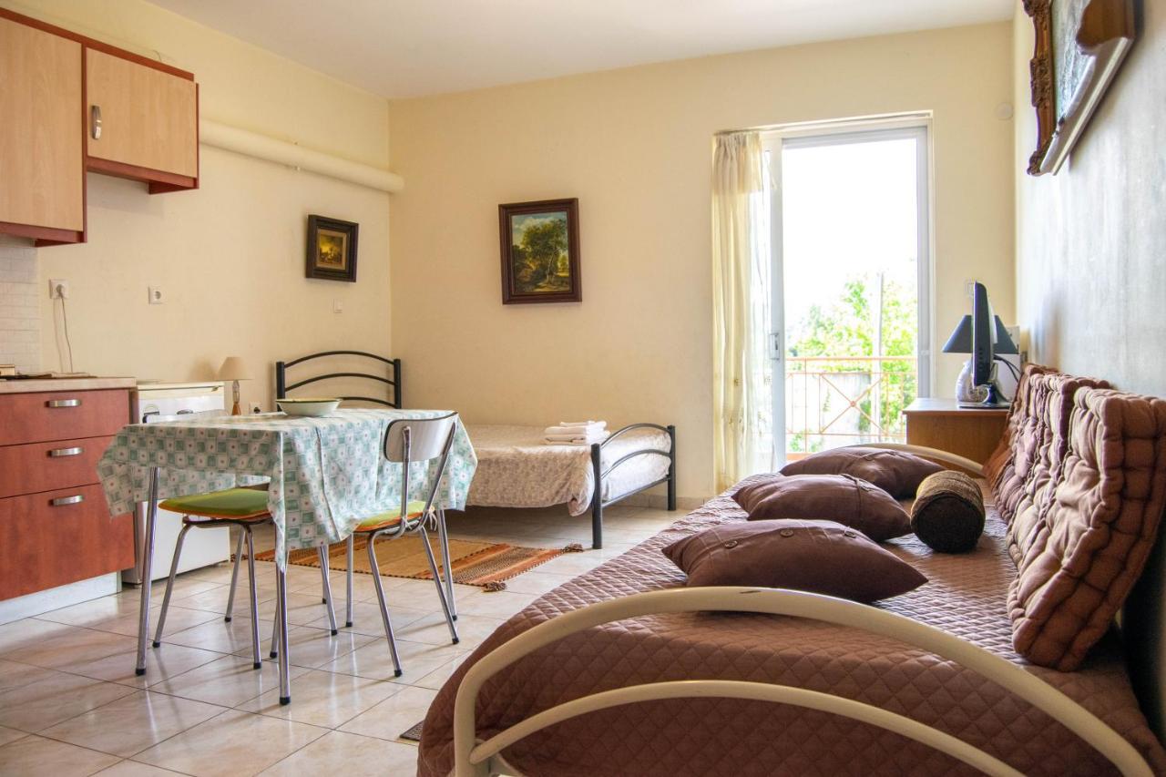 Gallery Suites "Athina" Mesolóngion Esterno foto